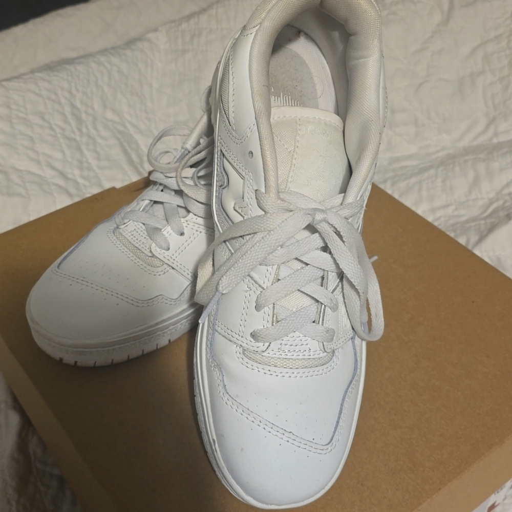 Women's New Balance 550s